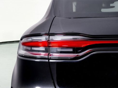 Used 2022 Porsche Macan S w/ Premium Package Plus image 13