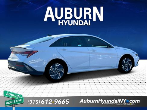 New 2025 Hyundai Elantra Sport FWD image 8