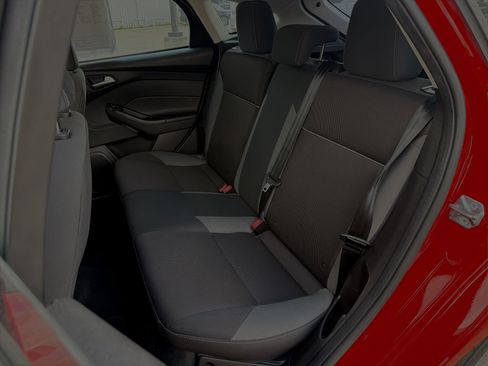 Used 2014 Ford Focus SE FWD image 20