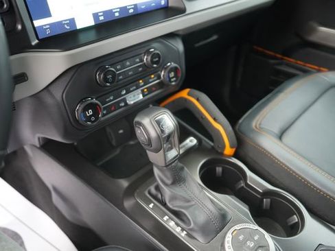 Used 2023 Ford Bronco Badlands image 28