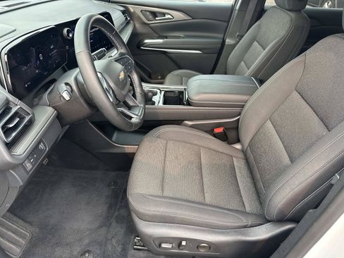 Certified 2024 Chevrolet Traverse LT FWD image 19