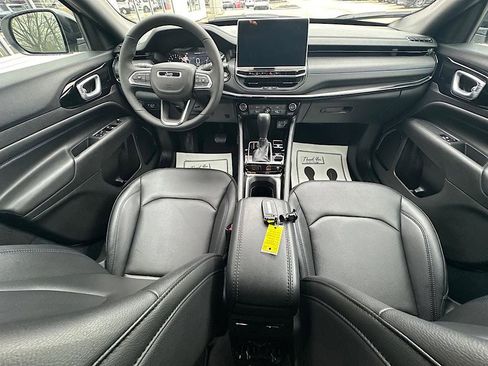 Used 2026 Jeep Compass Limited image 17