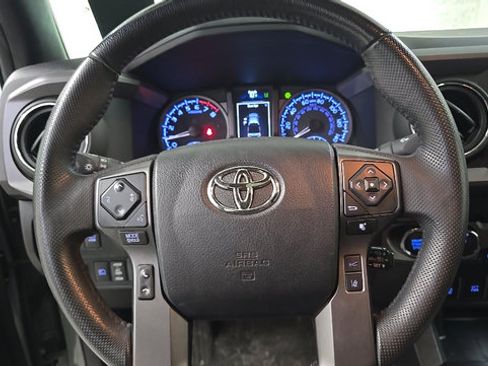 Used 2023 Toyota Tacoma TRD Off-Road w/ TRD Premium Off Road Package AWD/4WD image 11