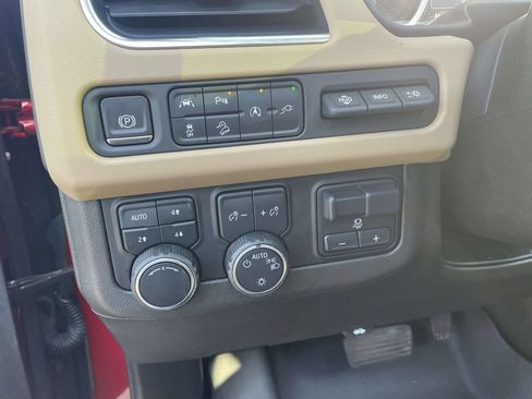 Used 2021 Chevrolet Tahoe Premier w/ Premium Package AWD/4WD image 23