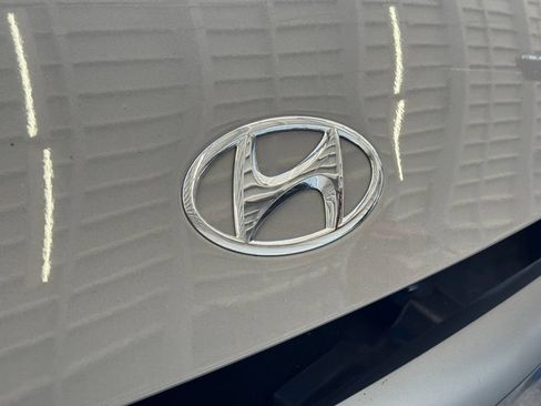 Used 2024 Hyundai Ioniq 5 SE RWD image 2