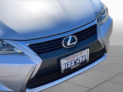 Used 2014 Lexus CT 200h FWD image 29