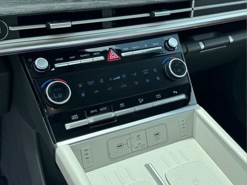 Certified 2026 Hyundai Santa Fe Limited AWD/4WD image 27