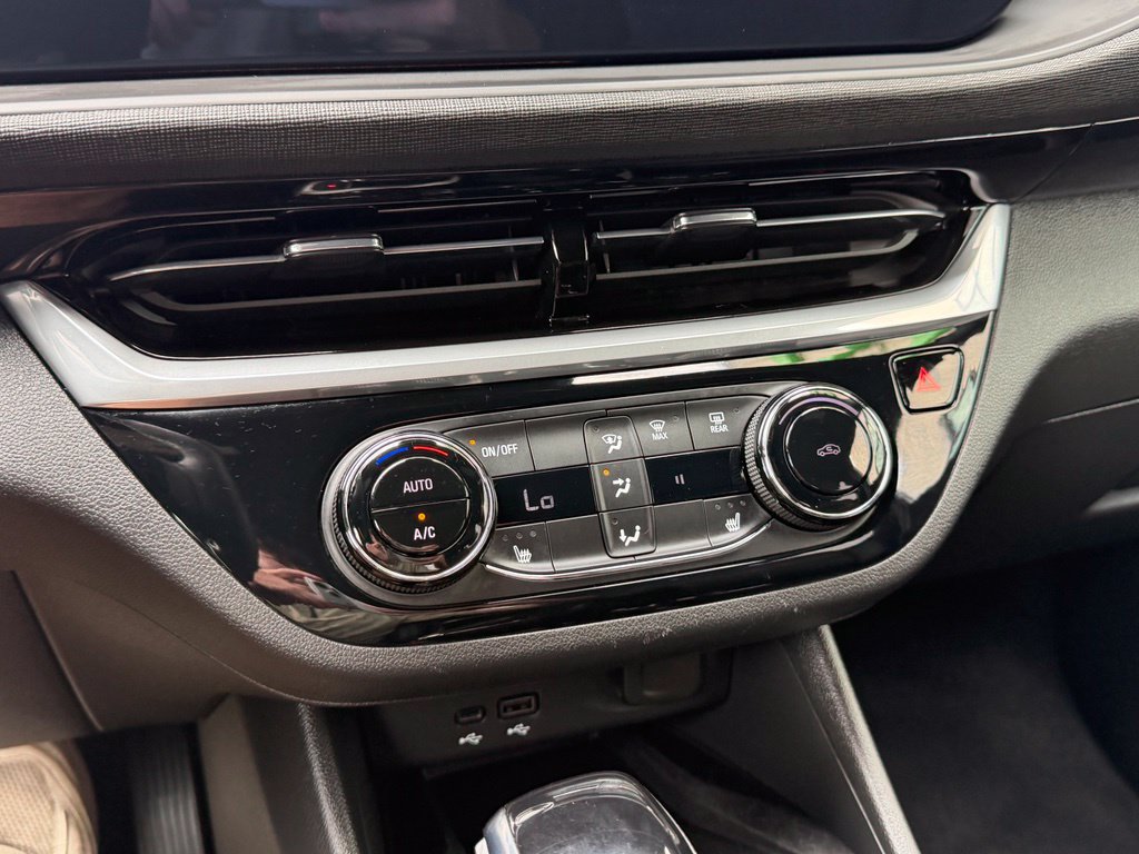 Used 2024 Buick Envista Sport Touring w/ Convenience II Package FWD image 14