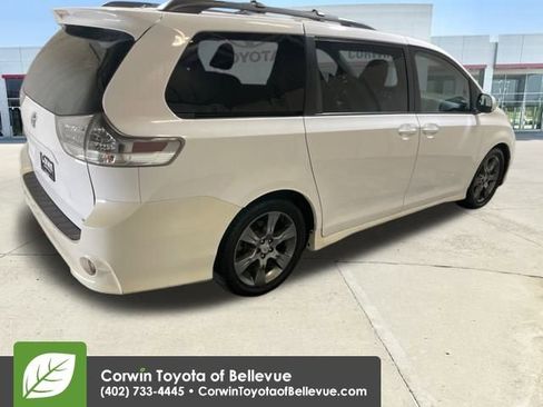 Used 2015 Toyota Sienna SE image 5