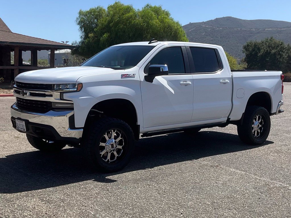 Used 2019 Chevrolet Silverado 1500 LT w/ All-Star Edition AWD/4WD image 2