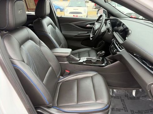 Used 2024 Buick Envista Sport Touring w/ Experience Buick Package image 23