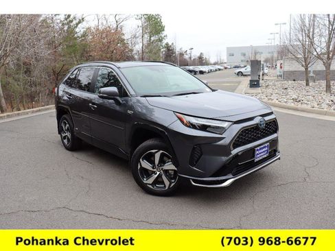 Used 2024 Toyota RAV4 SE image 1