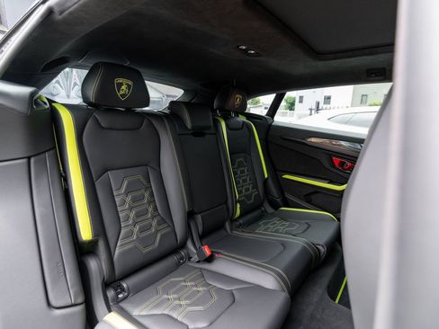 Used 2025 Lamborghini Urus SE AWD/4WD image 27
