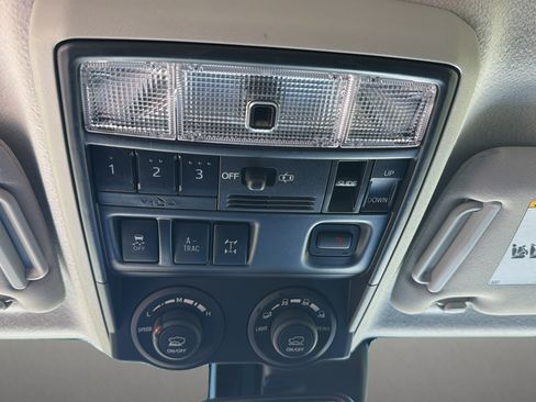 Used 2021 Toyota 4Runner TRD Off-Road Premium w/ Moonroof Package AWD/4WD image 38