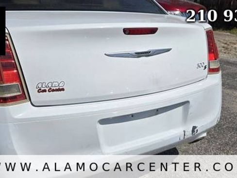 Used 2013 Chrysler 300 S RWD image 10