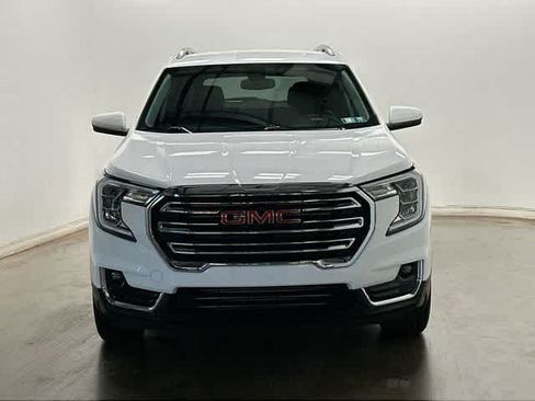 Used 2024 GMC Terrain SLT w/ LPO, Floor Liner Package AWD/4WD image 29