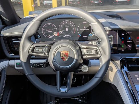 New 2025 Porsche Panamera image 15