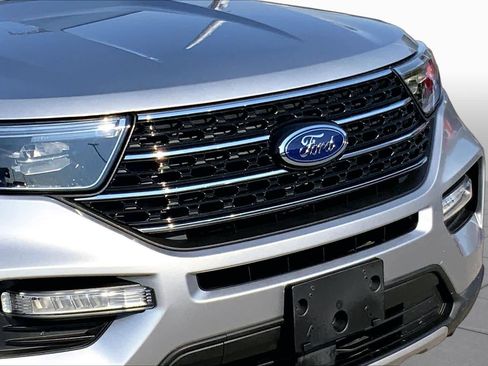 Used 2023 Ford Explorer XLT w/ Equipment Group 202A RWD image 26