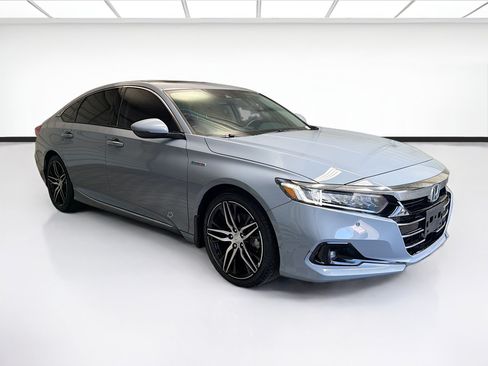 Used 2022 Honda Accord Touring image 3