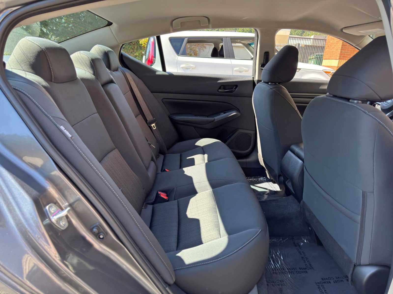 Used 2025 Nissan Altima 2.5 SV FWD image 33
