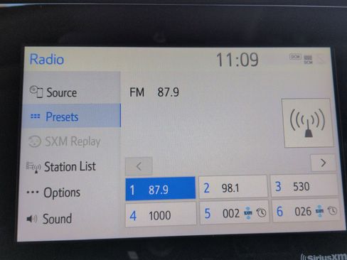 Used 2024 Toyota Camry SE image 14