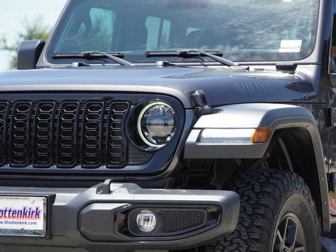 Used 2024 Jeep Wrangler Unlimited Sport AWD/4WD image 4