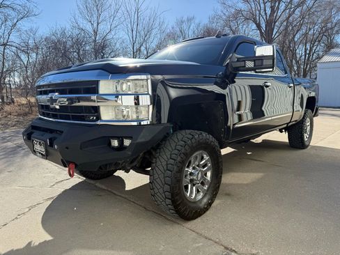 Used 2018 Chevrolet Silverado 2500 LT w/ LT Plus Package image 4