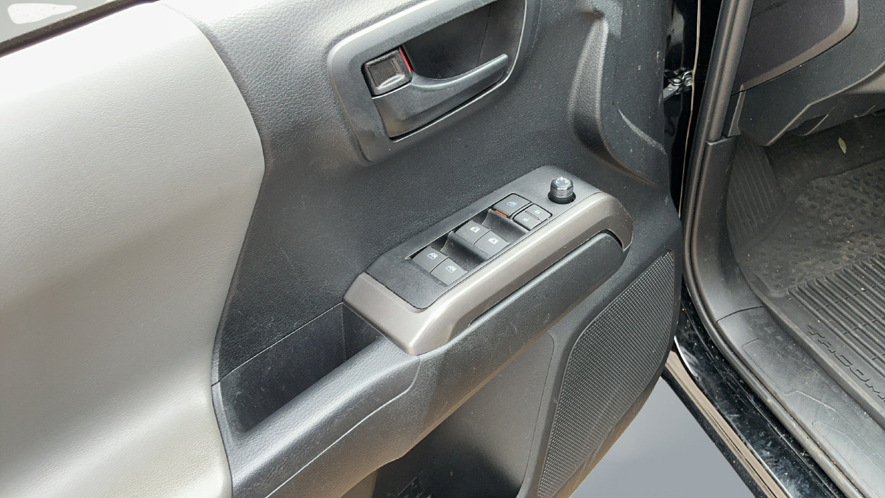 Used 2023 Toyota Tacoma SR5 RWD image 14