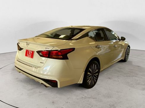 Certified 2023 Nissan Altima 2.5 SV w/ SV Premium Package image 5