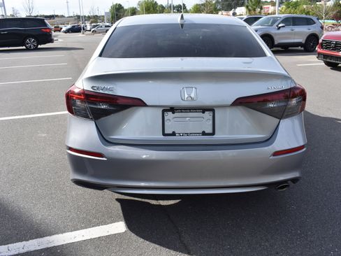 Used 2025 Honda Civic Sport image 8