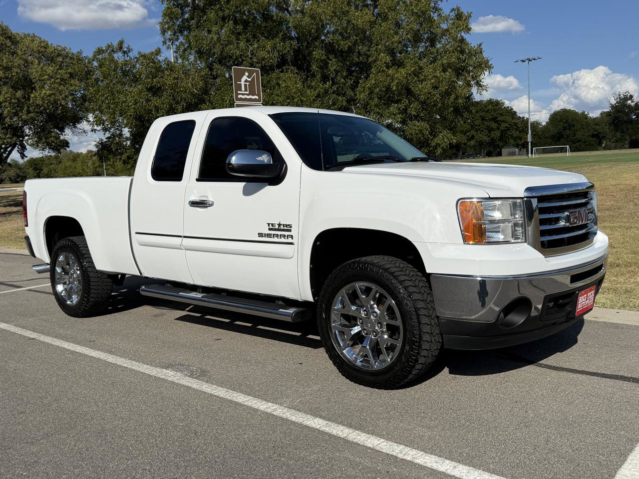 Used 2010 GMC Sierra 1500 SLE w/ Texas Edition RWD image 1