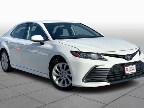 Used 2024 Toyota Camry LE FWD image 3