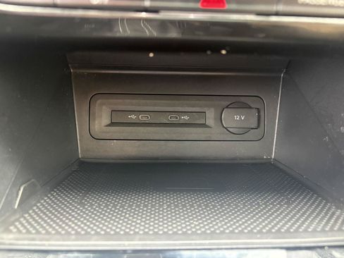 Certified 2023 Volkswagen Atlas Cross Sport SE w/ Panoramic Sunroof Package AWD/4WD image 20