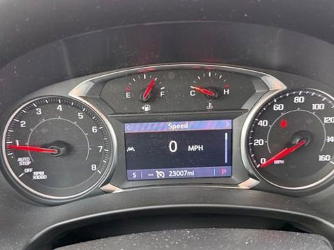 Used 2023 GMC Terrain SLT image 16