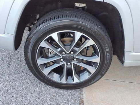 Used 2024 Jeep Grand Cherokee Overland w/ Trailer Tow Package image 11