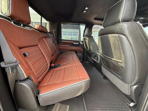 Used 2025 GMC Sierra 2500 Denali Ultimate image 19