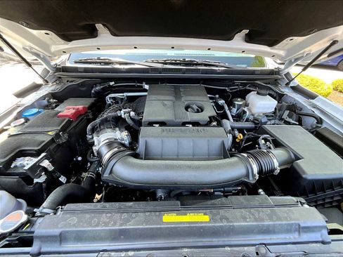 Used 2025 Nissan Frontier SV image 28