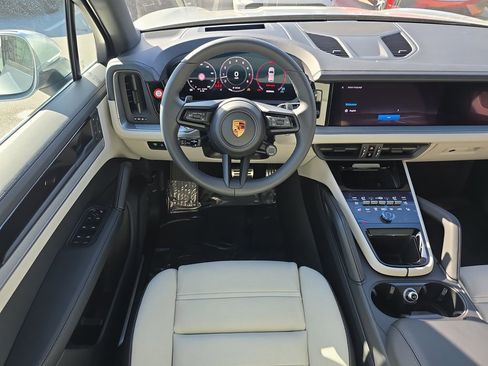 New 2026 Porsche Cayenne S image 21