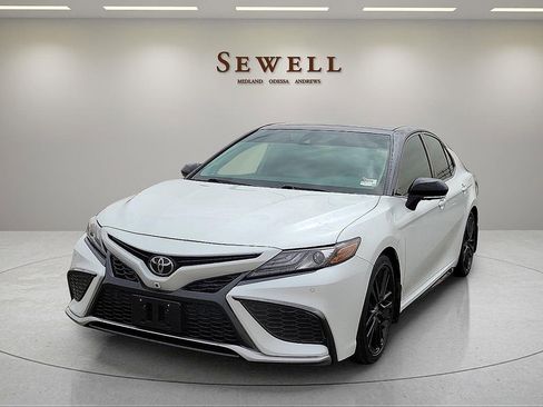 Used 2022 Toyota Camry XSE w/ Navigation Package image 1