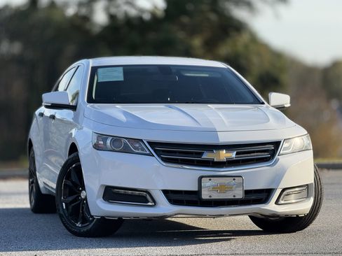 Used 2018 Chevrolet Impala LT image 3
