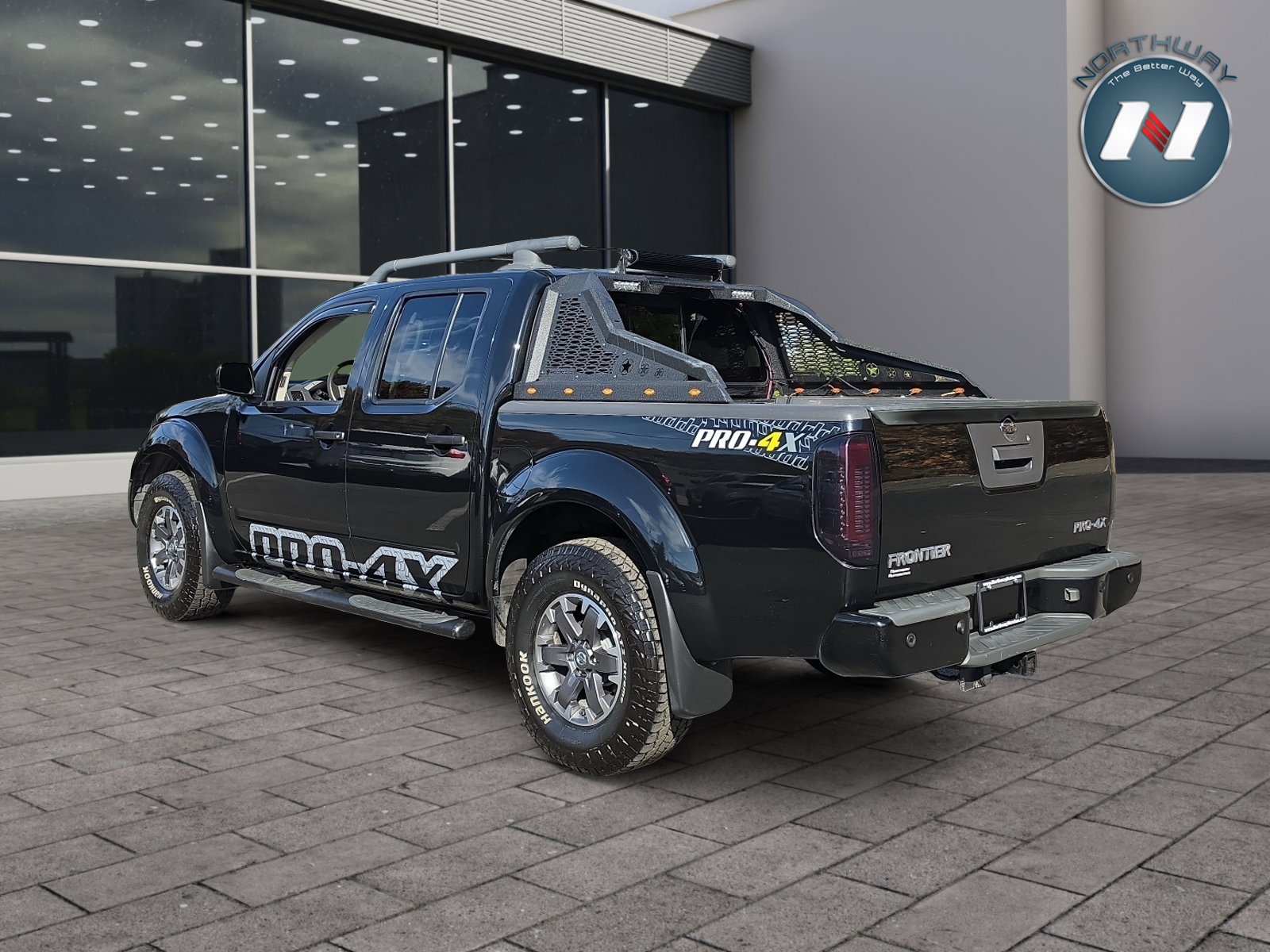 Used 2020 Nissan Frontier PRO-4X w/ Pro-4x Utility Package AWD/4WD image 3
