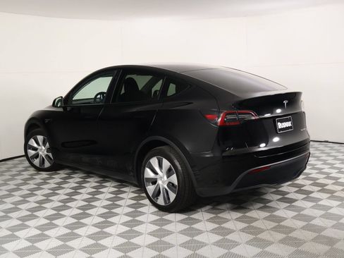 Used 2023 Tesla Model Y Long Range AWD/4WD image 2