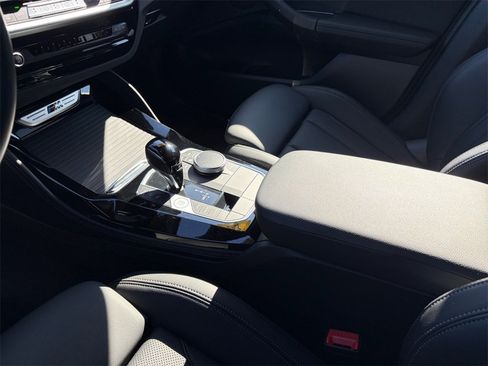 Used 2022 BMW X4 M40i w/ Premium Package image 17