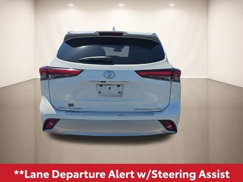 Used 2020 Toyota Highlander Platinum image 9