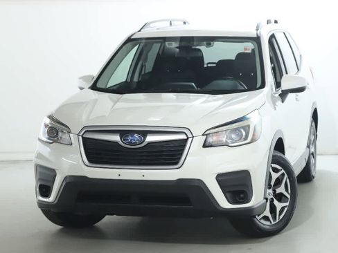 Used 2019 Subaru Forester Premium image 3