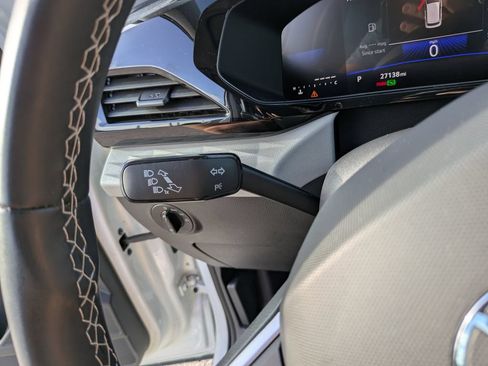 Certified 2023 Volkswagen Taos S FWD image 27