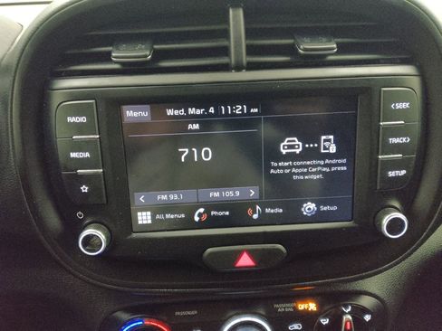 Used 2023 Kia Soul LX w/ LX Technology Package image 25