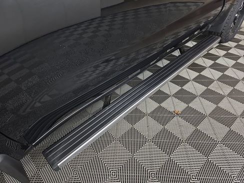 Used 2021 Chevrolet Silverado 1500 High Country w/ Technology Package image 10