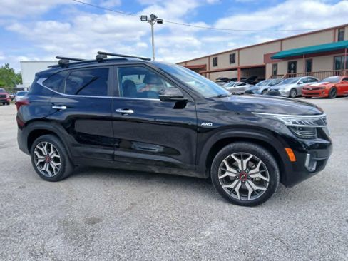 Used 2021 Kia Seltos SX AWD/4WD image 1
