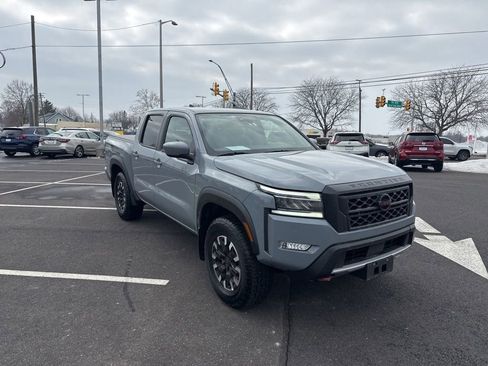Used 2024 Nissan Frontier PRO-4X w/ Technology Package image 9